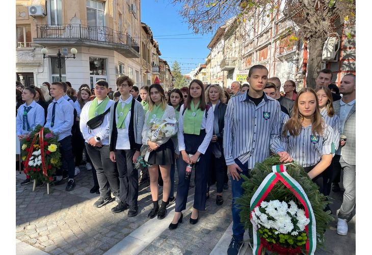 Враца отбеляза Деня на народните будители