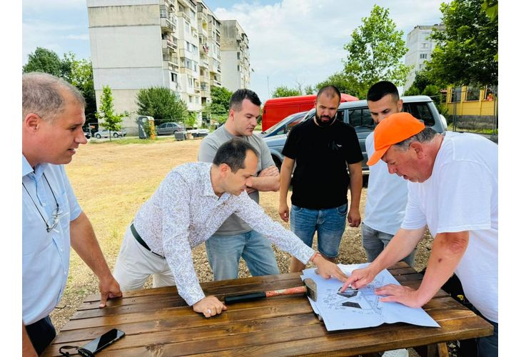 Напредва изграждането на парка в ж.к. “Младост” във Враца