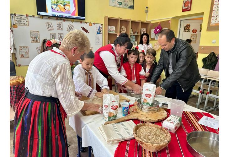 Тематичен урок "Пътят на хляба – от зрънцето до трапезата" в НУ "Иванчо Младенов" Тематичен урок "Пътят на хляба – от зрънцето до трапезата" в НУ "Иванчо Младенов"