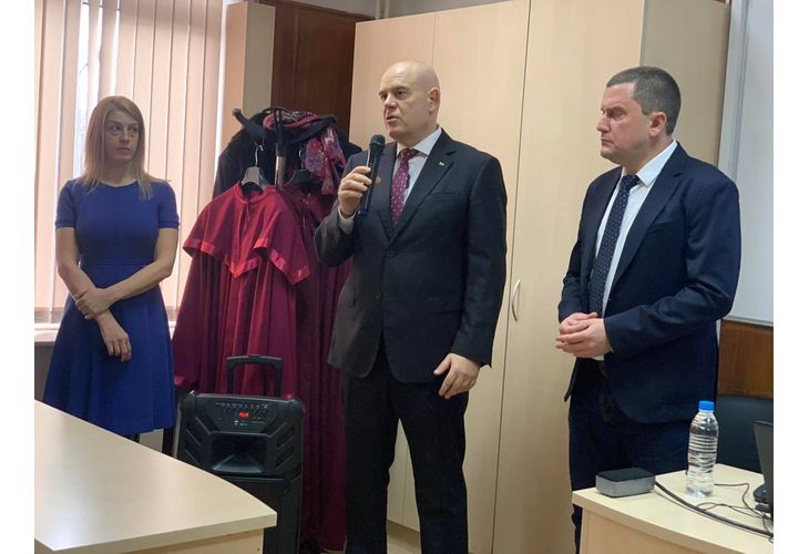 Главният прокурор Иван Гешев в открит урок с ученици от Перник 
