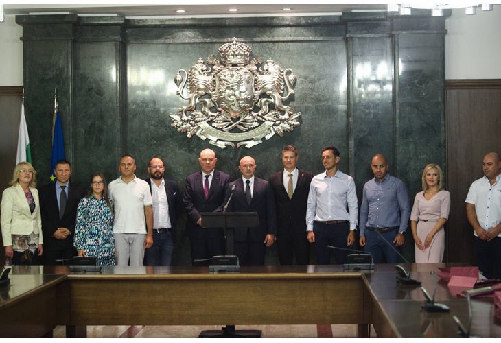 Главният прокурор награди български граждани, оказали помощ на пострадалите при катастрофата със сръбски автобус