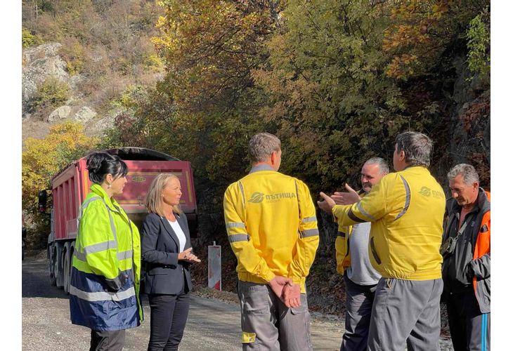 Дани Каназирева на ремонта на пътя Асеновград-Кърджали