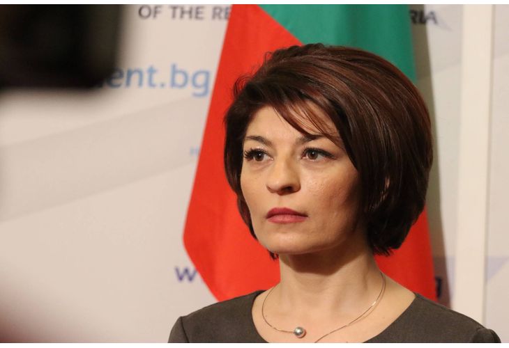 Десислава Атанасова осъди Корнелия Нинова по дело, заведено от лидера