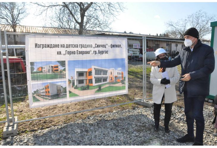 Кметът Димитър Николов даде начало на строителните дейности