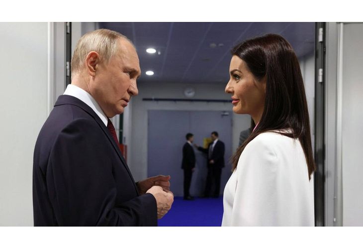 Диктаторът Путин и Евгения Гуцул Диктаторът Путин и Евгения Гуцул