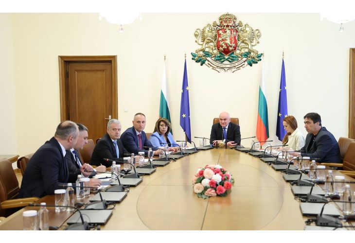 Министър-председателят Димитър Главчев обсъди организацията на предстоящите избори с министрите