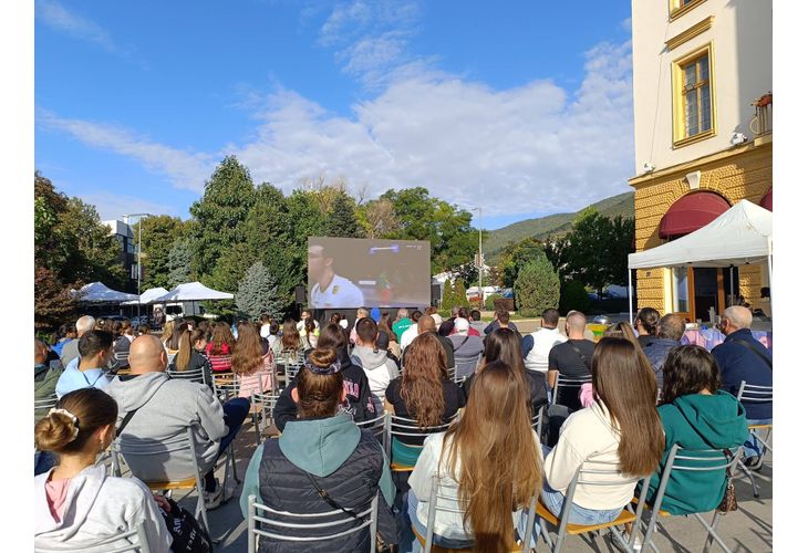 Екран на площад Екран на площад