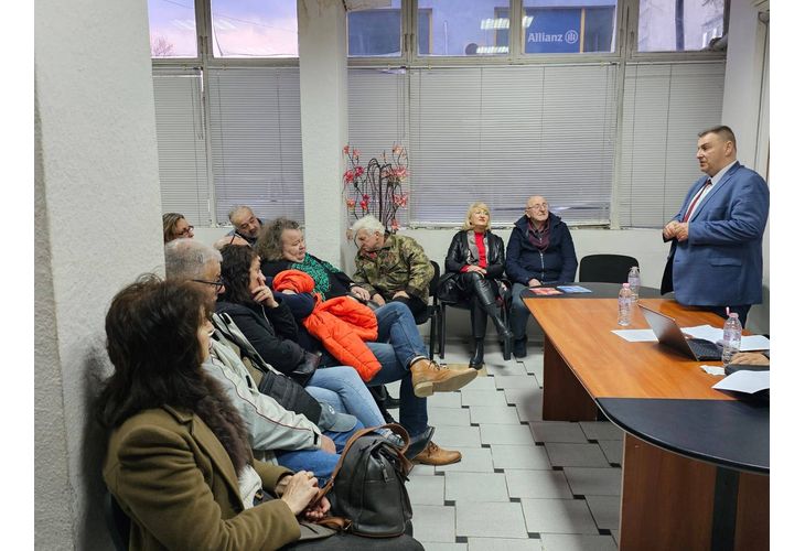 Среща на евродепутат от ГЕРБ-СДС/ЕНП Емил Радев във Варна Среща на евродепутат от ГЕРБ-СДС/ЕНП Емил Радев във Варна