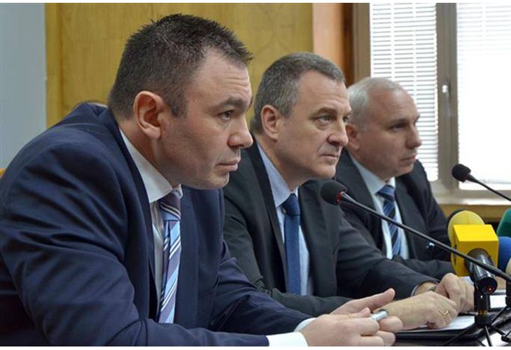 Емил Стойнев, крайният вдясно, бе съветник на Пламен Узунов и шеф на инспектората при Йовчев
