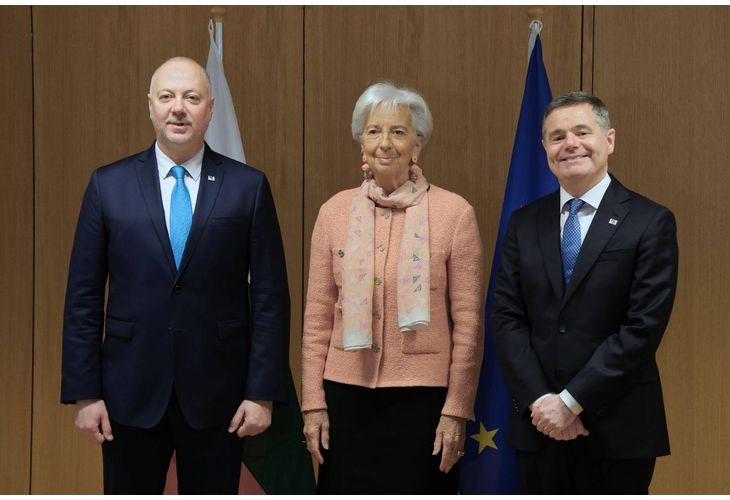 срещата на министър-председателя Росен Желязков с председателя на Европейската централна банка Кристин Лагард и председателя на Еврогрупата Паскал Донаху срещата на министър-председателя Росен Желязков с председателя на Европейската централна банка Кристин Лагард и председателя на Еврогрупата Паскал Донаху