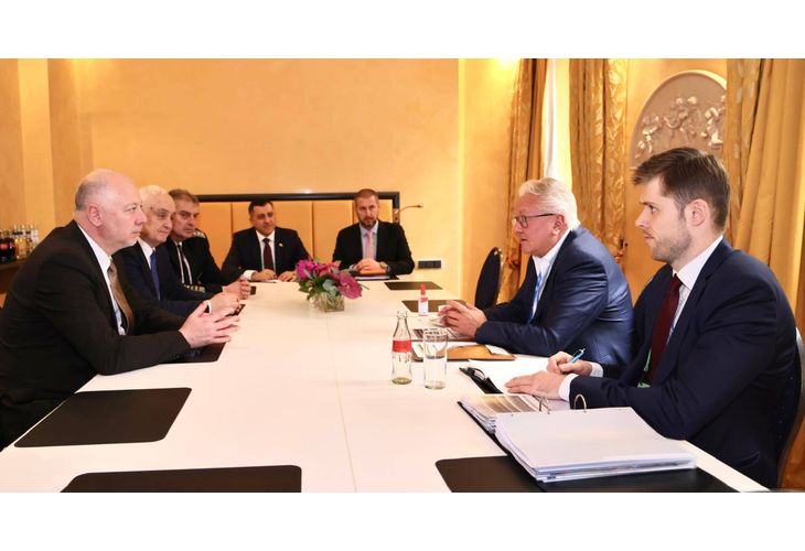 Премиерът Росен Желязков и главният изпълнителен директорът на "Райнметал" Армин Папергер обсъдиха напредъка в стратегическия проект за завода за барут и снаряди 