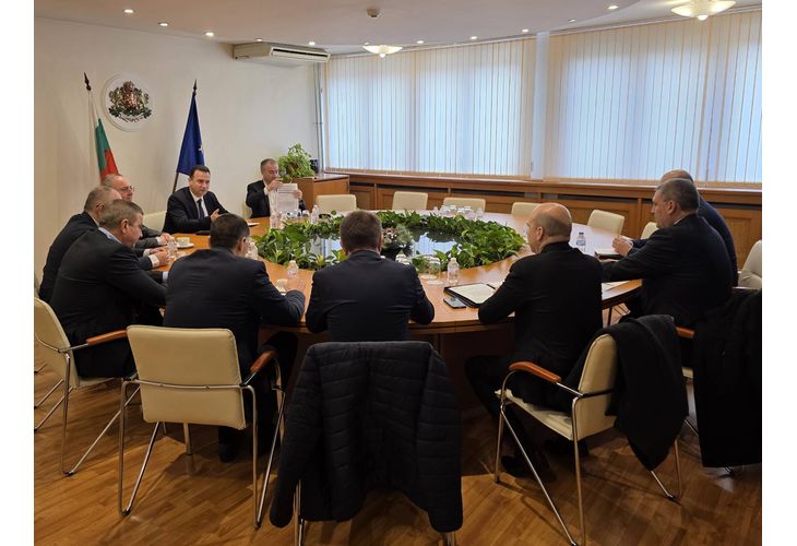 Министърът на енергетиката в оставка Жечо Станков проведе работна среща с представители на електроразпределителните дружества и ЕСО ЕАД