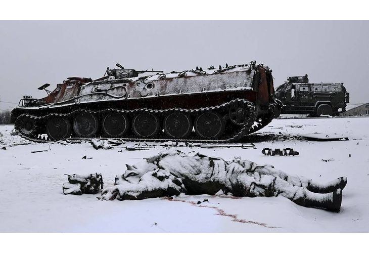 Загинал руски войник до поразен руски бронетранспортьор