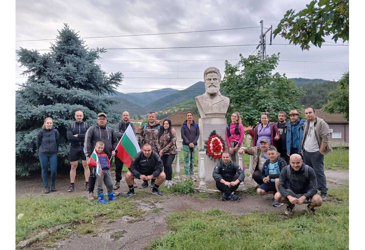 С поредица от възпоменателни прояви в община Мездра почитат паметта на Христо Ботев и на загиналите за свободата на България