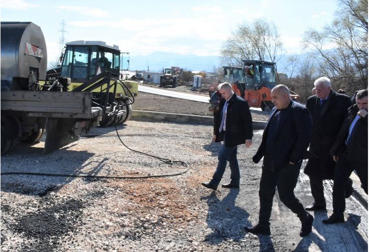 Здравко Димитров и Бойко Борисов на проверка на кръговото кръстовище на Асеновградско шосе