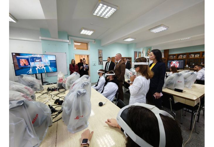 Министър Катя Ивкова посети обновената психиатрична база на университетската болница в Плевен