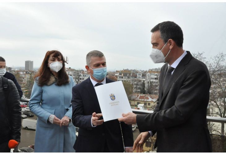 Кметът Димитър Николов благодари на управителя на КОЦ – Бургас и всички служители в Ковид отделението