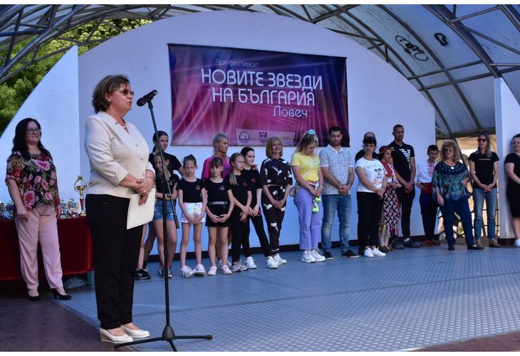 Кметът Корнелия Маринова открива арт фестивала