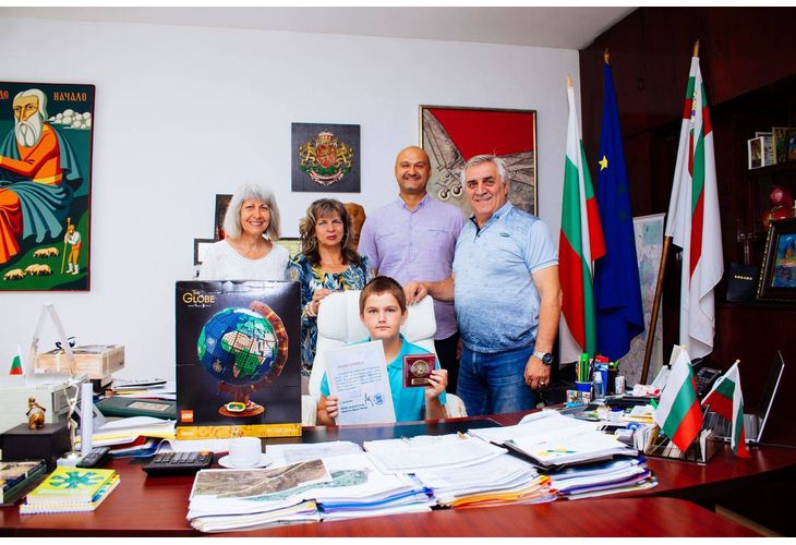 Кметът на община Мездра Иван Аспарухов се срещна с талантлив млад математик