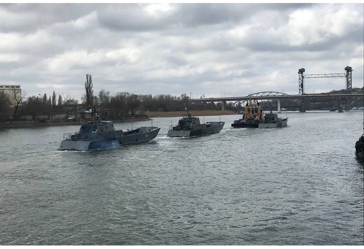 Кораби от Каспийската флотилия се прехвърлят в Черно море