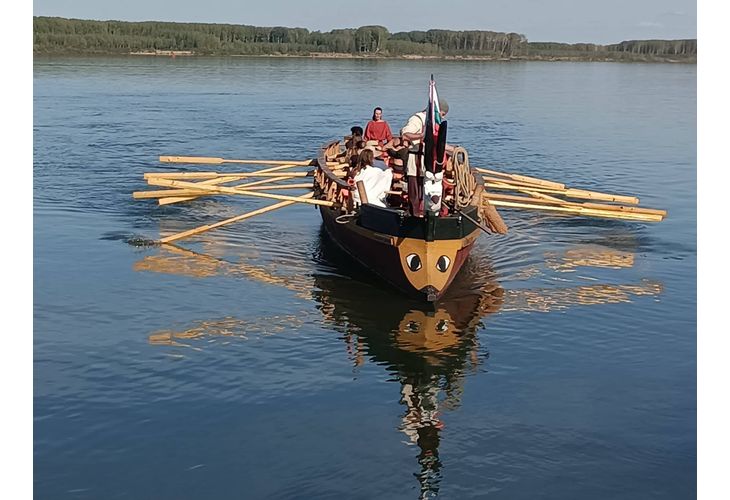 Кораб-реплика на римска лусория акостира на дунавския бряг при Оряхово