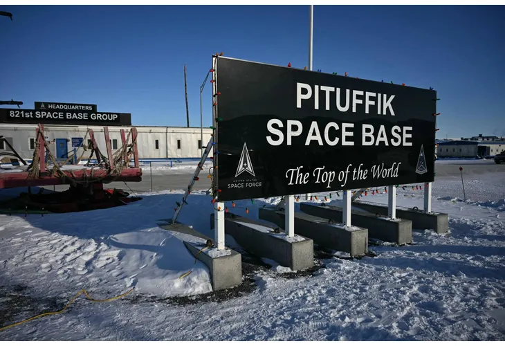 Космическа американска база в северната част на Гренландия