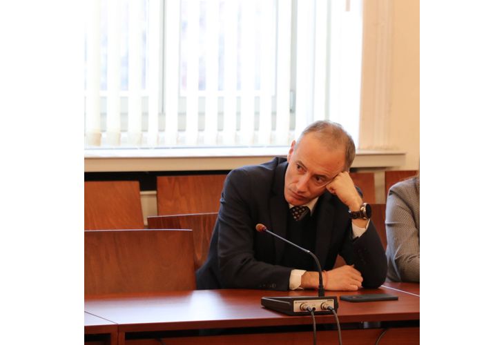 В свой пост Красимир вълчев пише: Вчера министър Денков отчете