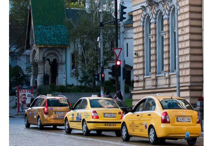 Кризата удари и такситата в София
