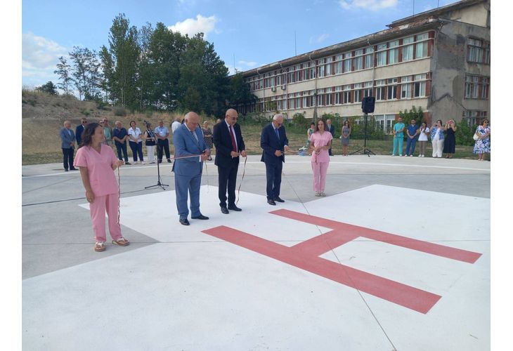 Министър Кирилов откри хеликоптерно летище в Кърджали