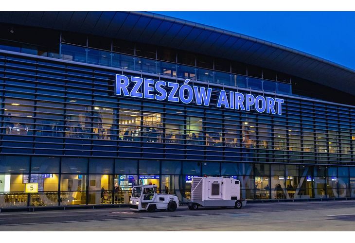 Летището в Жешов