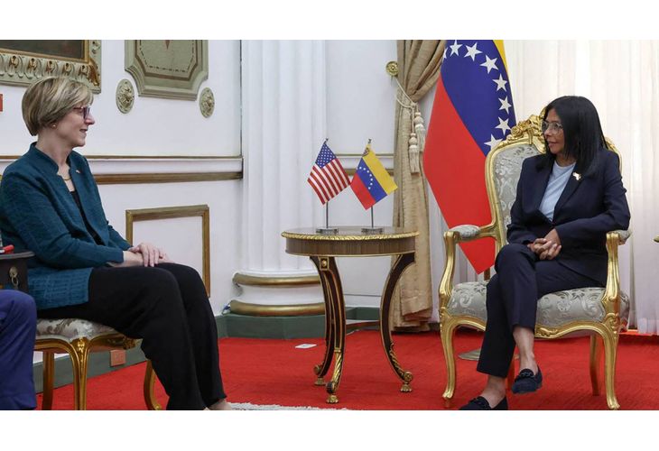 Лора Догу (вляво) и Делси Родригес