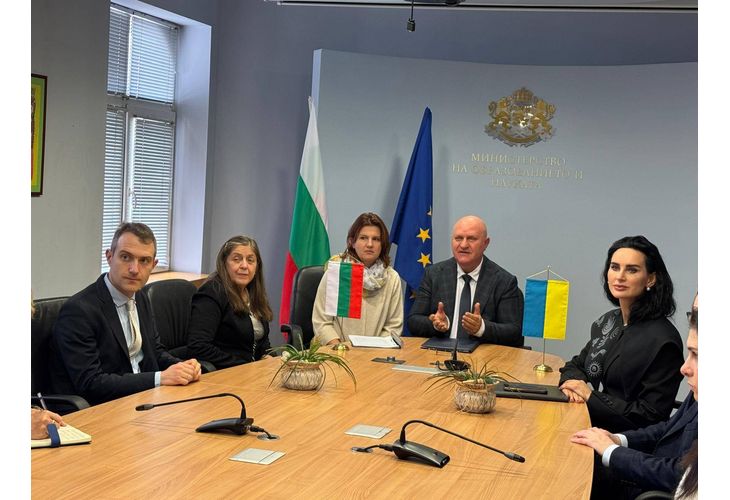 Министрите на образованието и науката на България и Украйна проф. Галин Цоков и Оксен Лисовой подписаха протокол за сътрудничество и обмен между двете институции Министрите на образованието и науката на България и Украйна проф. Галин Цоков и Оксен Лисовой подписаха протокол за сътрудничество и обмен между двете институции