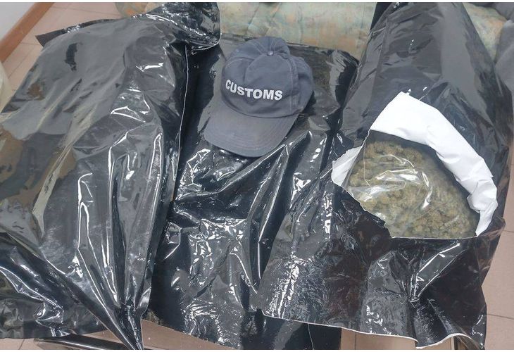 Снимка: Разследват контрабанда на над 46 килограма марихуана през ГКПП-Кулата
