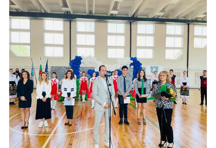 Математическата гимназия във Враца отбеляза патронния си празник