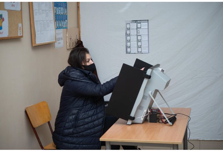 Проблеми с машините има в три избирателни секции в Благоевград,