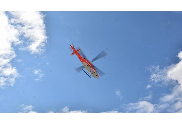 След поредица от тренировъчни полети, медицинският екип – д-р Вера