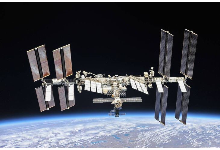 Снимка: Международната космическа станция промени курса си, за да избегне отломки от съветски шпионски спътник