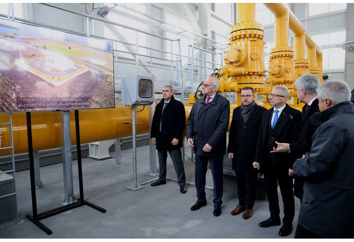 Междусистемната газова връзка България-Сърбия носи повече енергийна сигурност за целия регион, заяви премиерът Денков