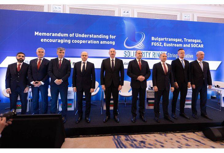 В присъствието на президентите на България и на Азербайджан -
