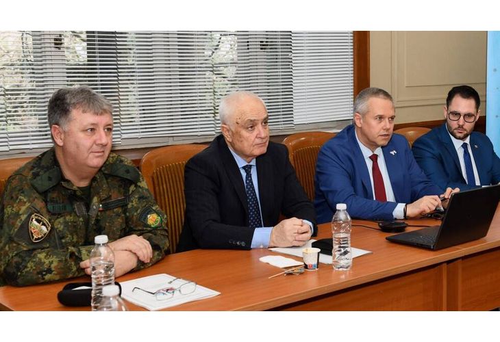 Министър Атанас Запрянов (вторият отляво надясно)