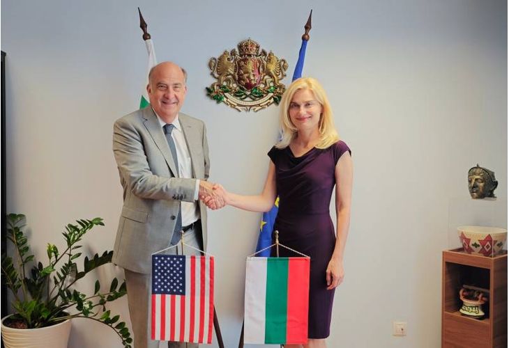 Министър Зарица Динкова проведе работна среща с Н.Пр. Кенет Мертен, Посланик на САЩ в България