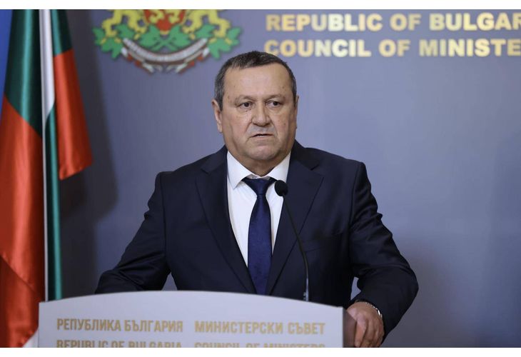 Министър Хасан Адемов