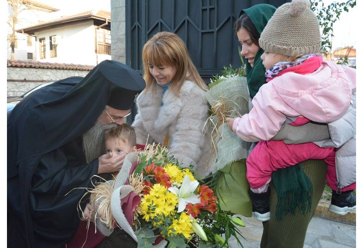 Пловдивският митрополит Николай отслужи Архиерейска света литургия в най-големия храм в Хасково "Успение Богородично"