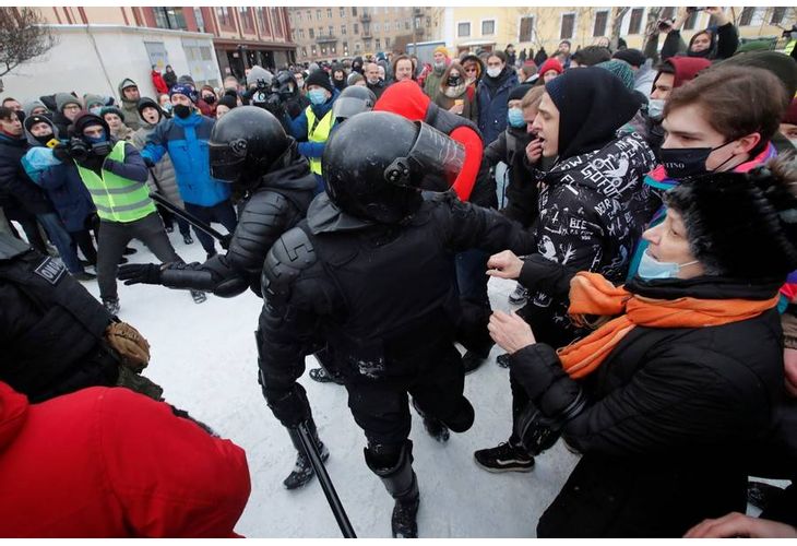 Много протестиращи в Русия са били ранени от силите за сигурност