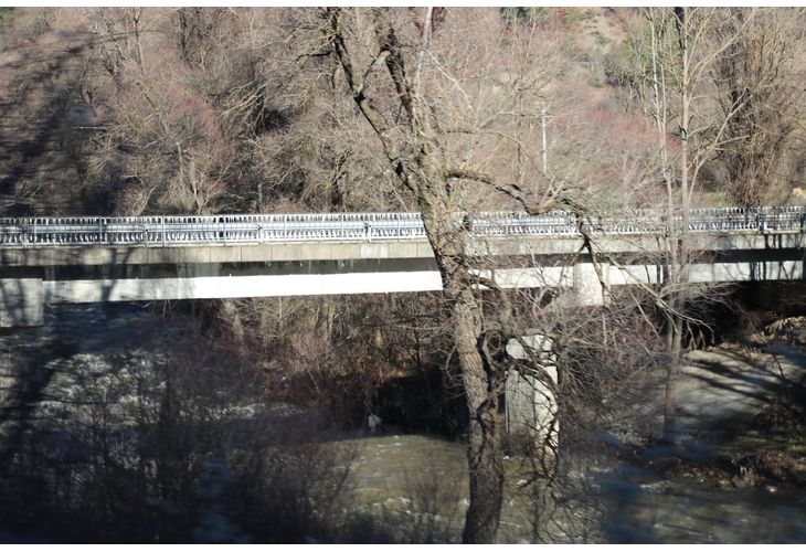 Мост над река