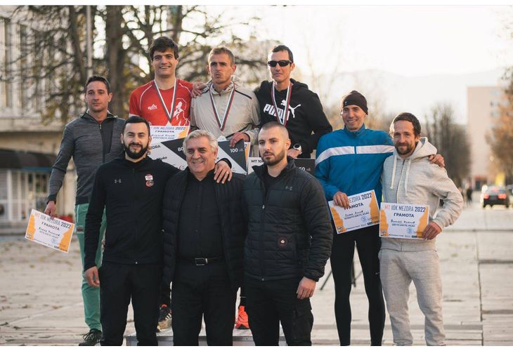 Награждаване на победителите в шосеен пробег в Мездра
