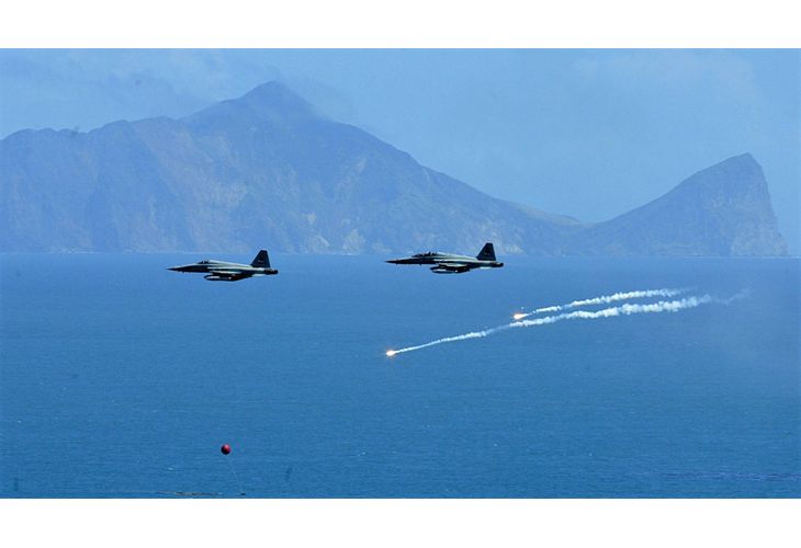 Тайван съобщи за най-голямото нахлуване на китайските военновъздушни сили в