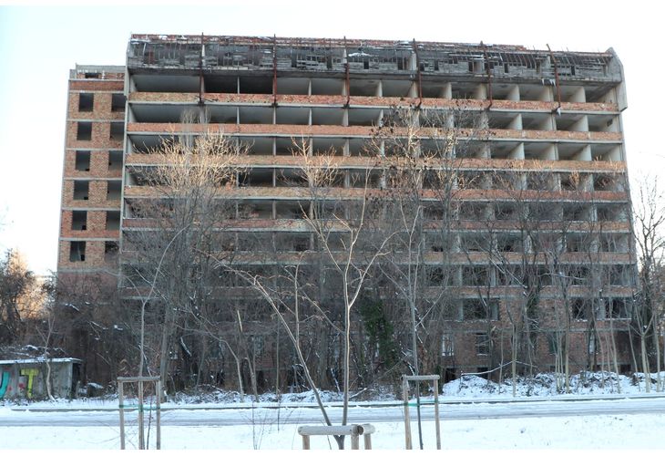 Недостроената сграда на Националната детска болница в София