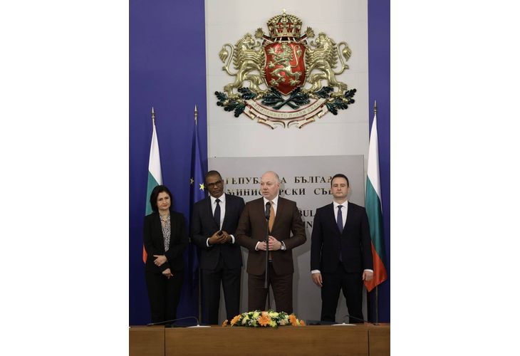 Церемонията в Министерския съвет, на която беше подписан договорът за проучване и търсене на нефт и природен газ в "Блок 1-26 Хан Тервел" Церемонията в Министерския съвет, на която беше подписан договорът за проучване и търсене на нефт и природен газ в "Блок 1-26 Хан Тервел"