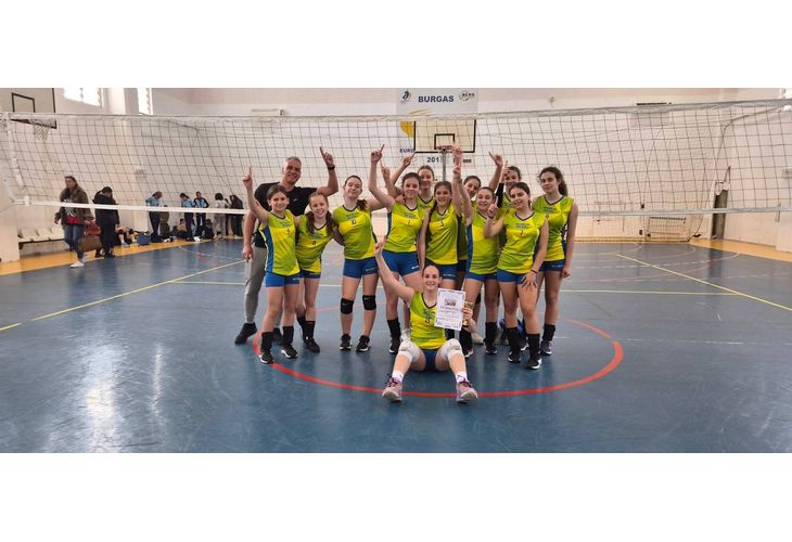 Огромна победа за училищния отбор по волейбол на СУ "Христо Ботев"